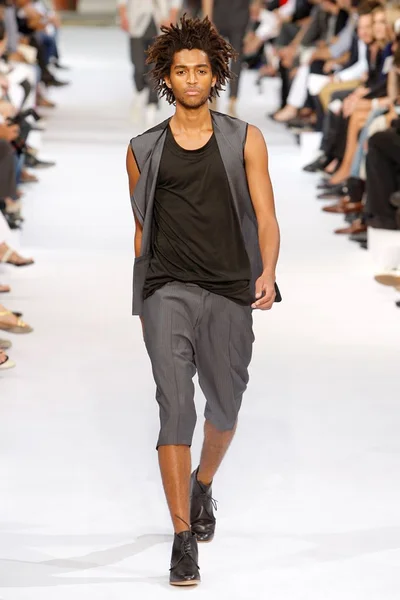 Look 30